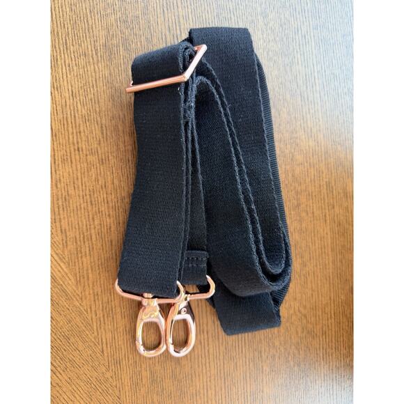 Ted Baker London Beau Hard Side Vanity Case in Black with Gold Accents - Picture 11 of 12